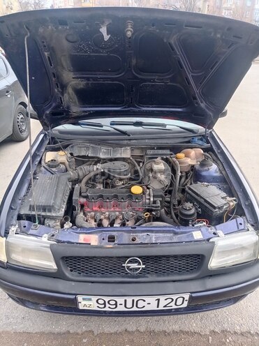 Opel Astra 1996, 250,000 km - 1.6 l - Sumqayıt
