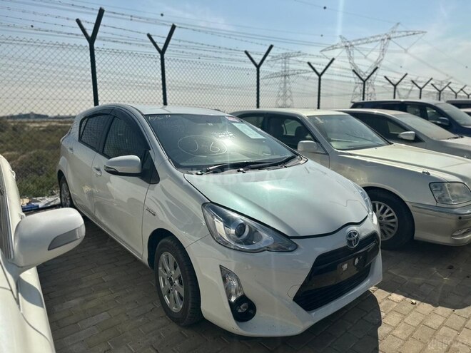 Toyota Prius C 2015, 156,000 km - 1.5 l - Bakı