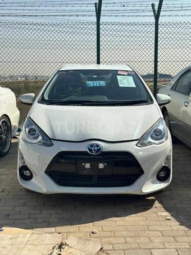 Toyota Prius C 2015, 156,000 km - 1.5 l - Bakı