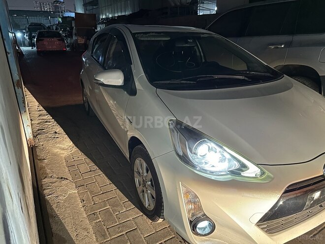 Toyota Prius C 2015, 156,000 km - 1.5 l - Bakı