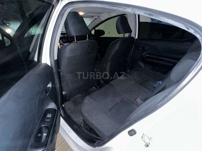 Toyota Prius C 2015, 156,000 km - 1.5 l - Bakı