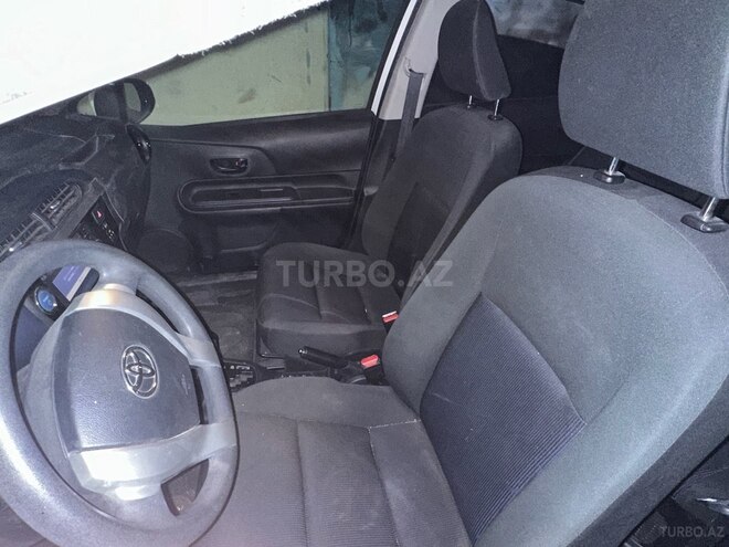 Toyota Prius C 2015, 156,000 km - 1.5 l - Bakı