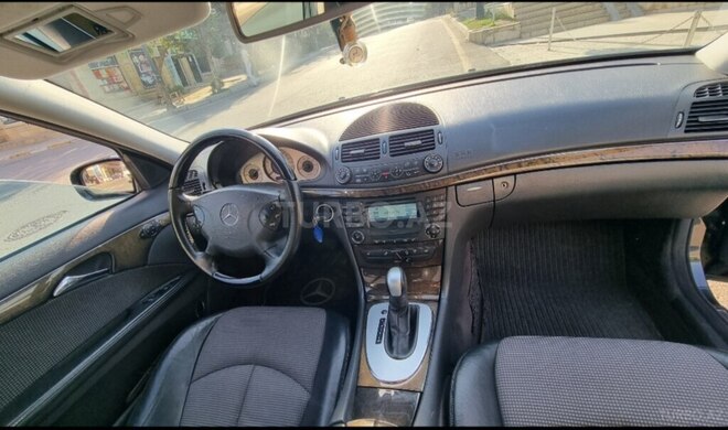 Mercedes E 240 2004, 394,000 km - 2.6 l - Bakı