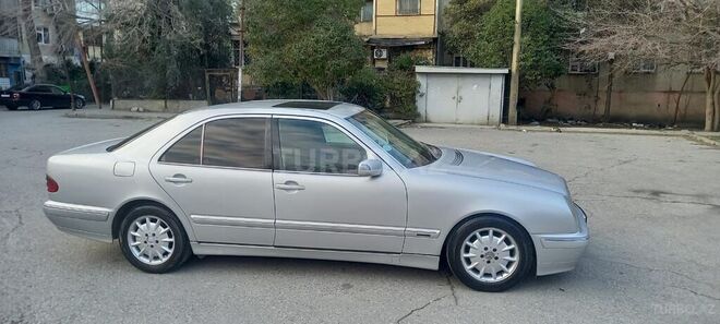 Mercedes E 270 2002, 397,000 km - 2.7 l - Bakı