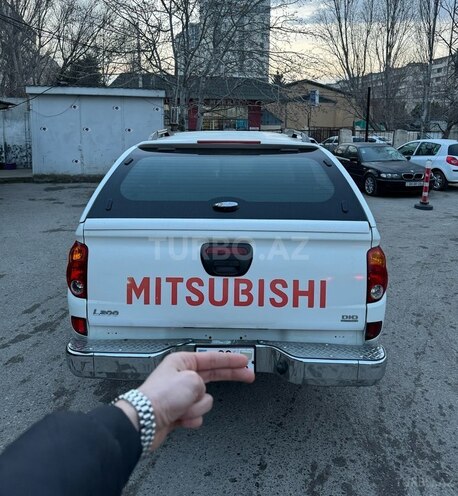 Mitsubishi L200 2013, 199,000 km - 2.5 l - Bakı