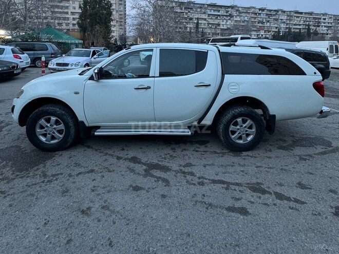 Mitsubishi L200 2013, 199,000 km - 2.5 l - Bakı