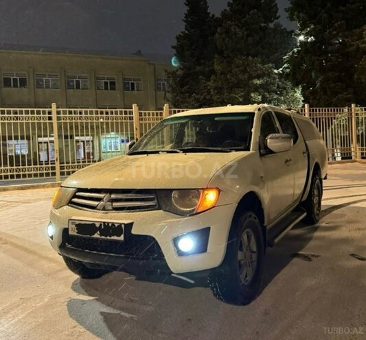 Mitsubishi L200 2013, 199,000 km - 2.5 l - Bakı