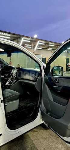 Hyundai H-1 2015, 240,000 km - 2.5 л - Bakı