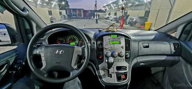 Hyundai H-1 2015, 240,000 km - 2.5 л - Bakı