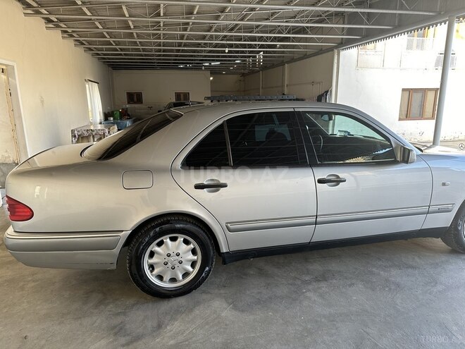 Mercedes E 240 1998, 390,000 km - 2.4 l - Şəmkir