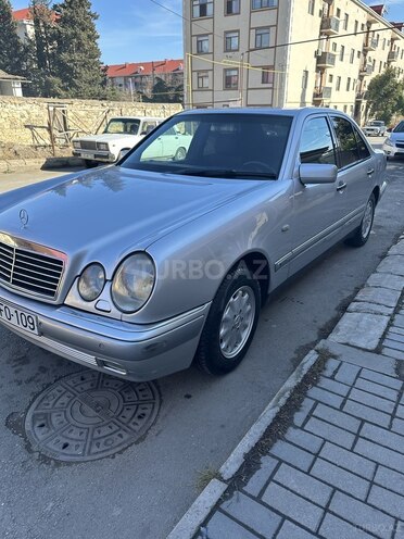 Mercedes E 240 1998, 390,000 km - 2.4 l - Şəmkir