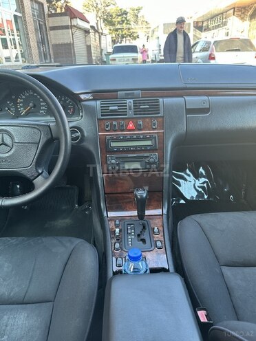 Mercedes E 240 1998, 390,000 km - 2.4 l - Şəmkir