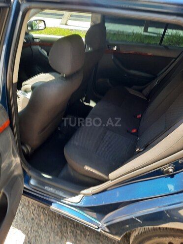 Toyota Avensis 2004, 440,125 km - 2.0 l - Yevlax