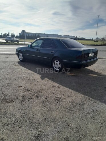 Mercedes E 220 1997, 304,999 km - 2.2 l - Biləsuvar