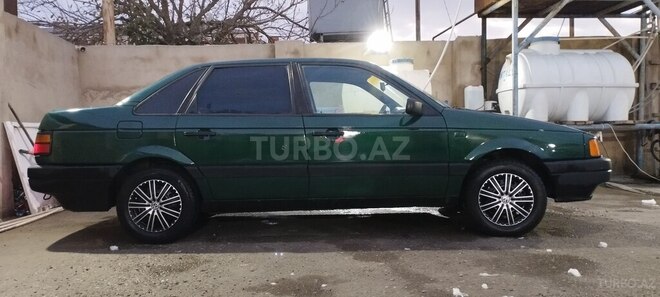 Volkswagen Passat 1991, 329,000 km - 1.8 л - Bakı