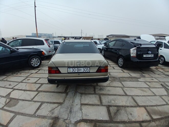Mercedes E 250 1988, 571,000 km - 2.5 l - Bakı