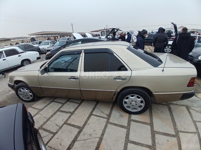 Mercedes E 250 1988, 571,000 km - 2.5 l - Bakı