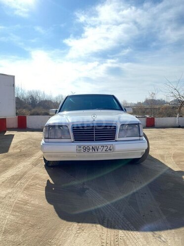 Mercedes E 220 1995, 500,000 km - 2.2 л - Salyan