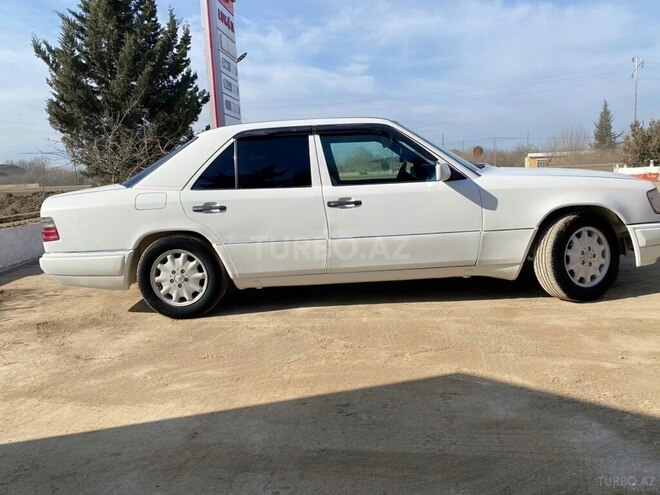 Mercedes E 220 1995, 500,000 km - 2.2 л - Salyan