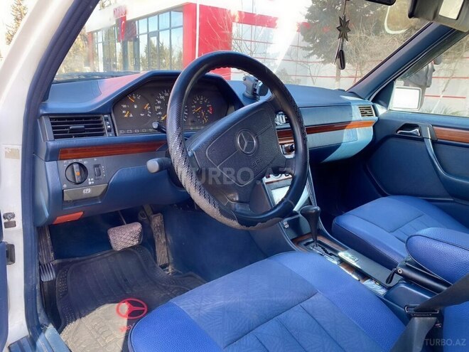 Mercedes E 220 1995, 500,000 km - 2.2 л - Salyan