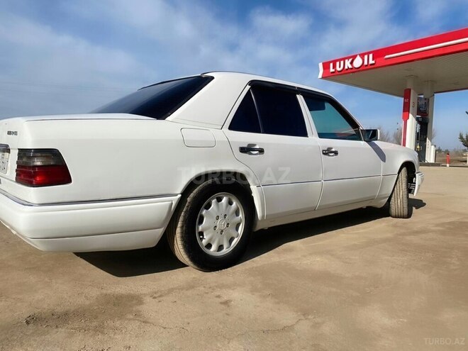 Mercedes E 220 1995, 500,000 km - 2.2 л - Salyan