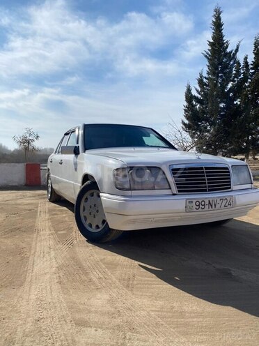 Mercedes E 220 1995, 500,000 km - 2.2 л - Salyan