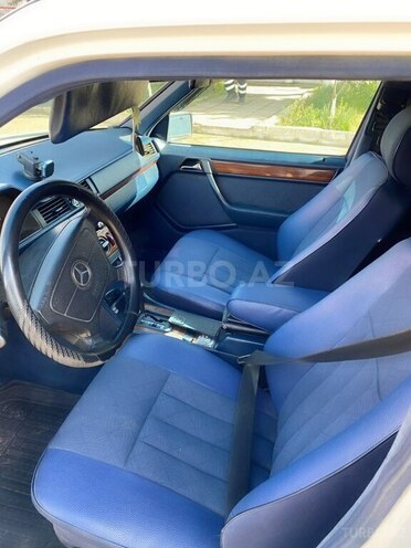 Mercedes E 220 1995, 500,000 km - 2.2 л - Salyan