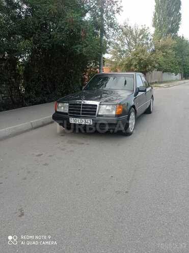 Mercedes E 220 1993, 360,000 km - 2.2 l - Xudat
