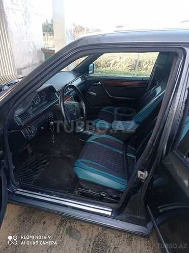 Mercedes E 220 1993, 360,000 km - 2.2 l - Xudat