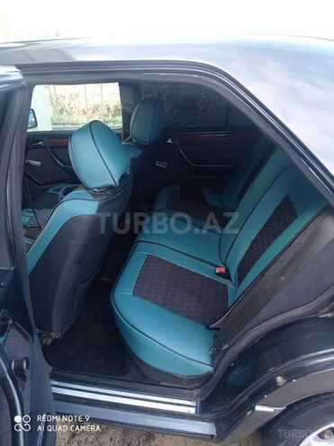 Mercedes E 220 1993, 360,000 km - 2.2 l - Xudat