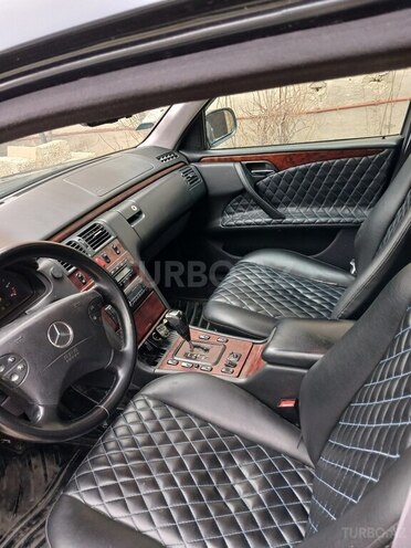 Mercedes E 270 2001, 596,340 km - 2.7 l - Bakı