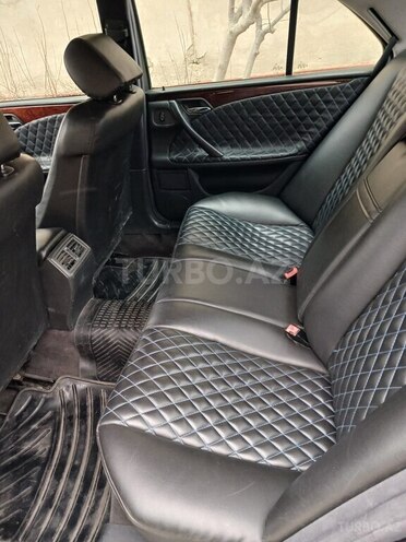 Mercedes E 270 2001, 596,340 km - 2.7 l - Bakı