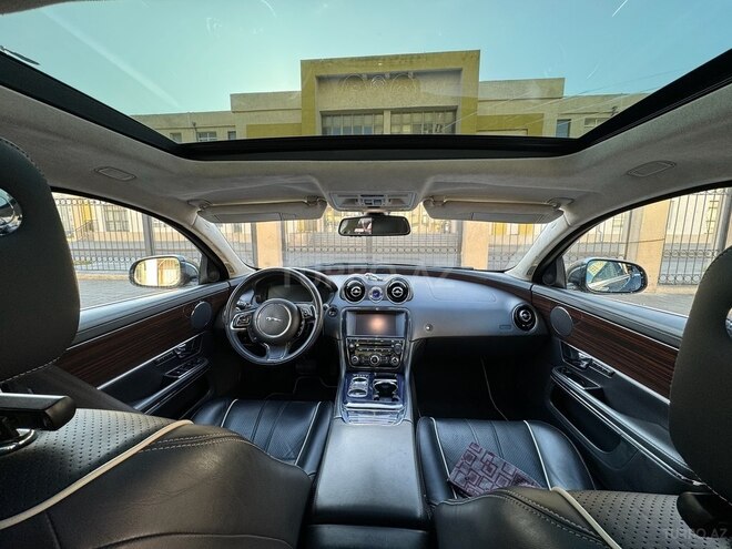 Jaguar XJ L