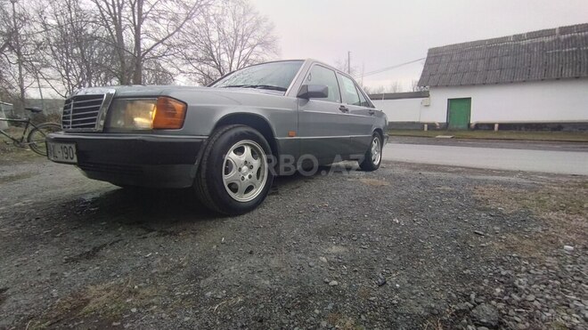 Mercedes 190 1993, 111,100 km - 2.0 л - Qəbələ