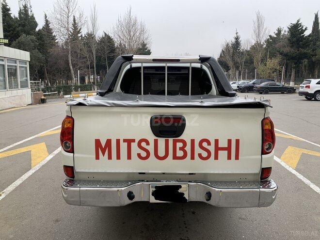 Mitsubishi L200 2013, 167,220 km - 2.5 l - Bakı
