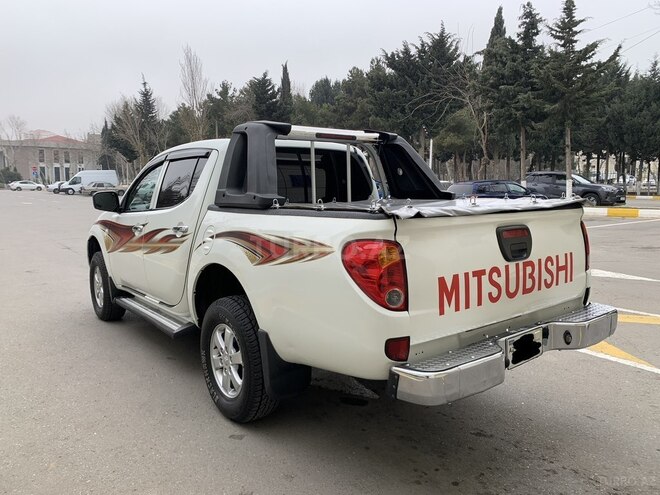 Mitsubishi L200 2013, 167,220 km - 2.5 l - Bakı