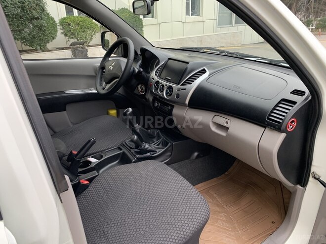 Mitsubishi L200 2013, 167,220 km - 2.5 l - Bakı