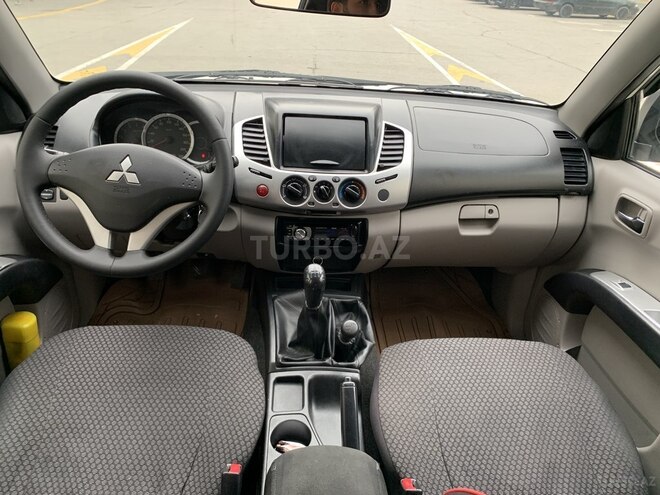 Mitsubishi L200 2013, 167,220 km - 2.5 l - Bakı