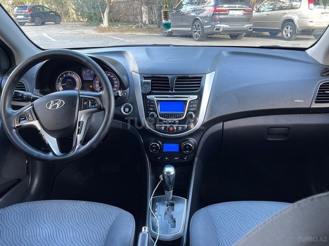 Hyundai Accent 2013, 213,000 km - 1.6 л - Bakı