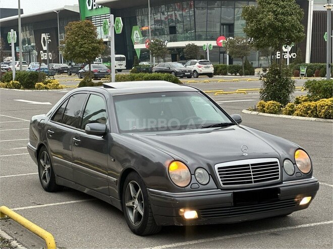 Mercedes E 240 1998, 244,899 km - 2.4 l - Bakı