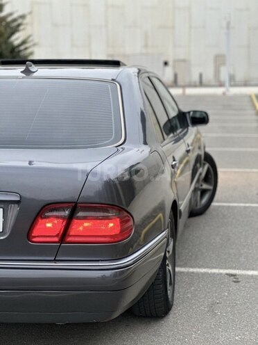 Mercedes E 240 1998, 244,899 km - 2.4 l - Bakı
