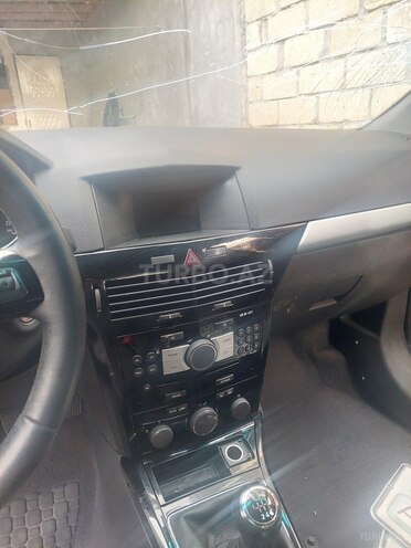 Opel Astra 2010, 240,000 km - 1.3 л - Qax