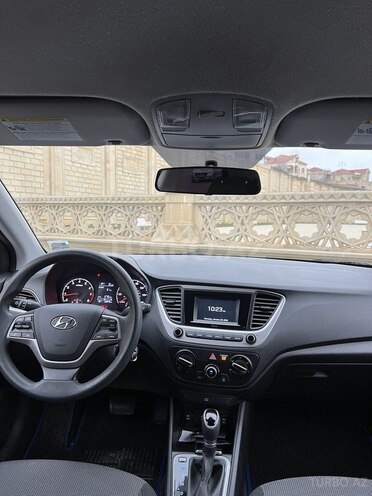 Hyundai Accent 2018, 950,000 km - 1.6 l - Bakı