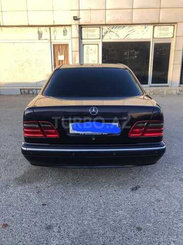 Mercedes E 220 2001, 291,110 km - 2.2 l - Bakı