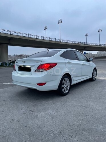 Hyundai Accent 2011, 175,000 km - 1.6 l - Bakı