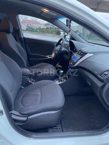 Hyundai Accent 2011, 175,000 km - 1.6 l - Bakı