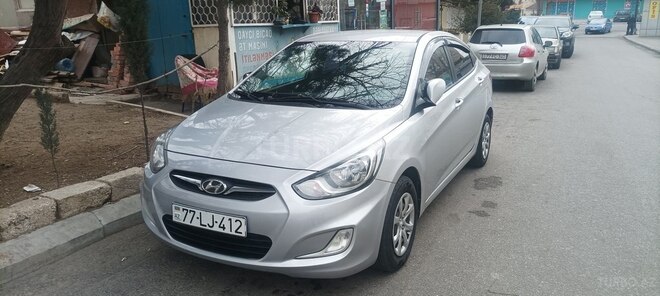 Hyundai Accent 2013, 200,000 km - 1.6 l - Bakı