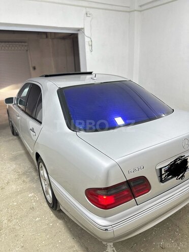Mercedes E 270 2000, 245,123 km - 2.7 l - Bakı