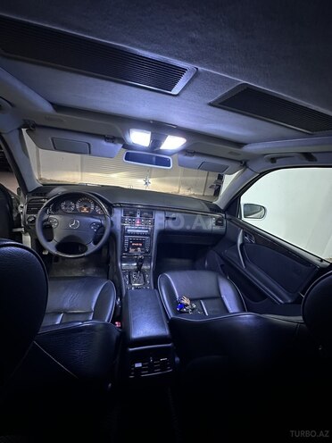 Mercedes E 270 2000, 245,123 km - 2.7 l - Bakı