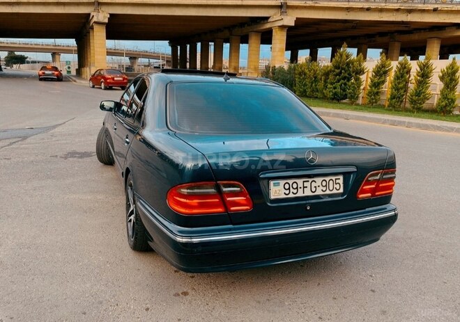 Mercedes E 200 2001, 352,000 km - 2.0 l - Bakı